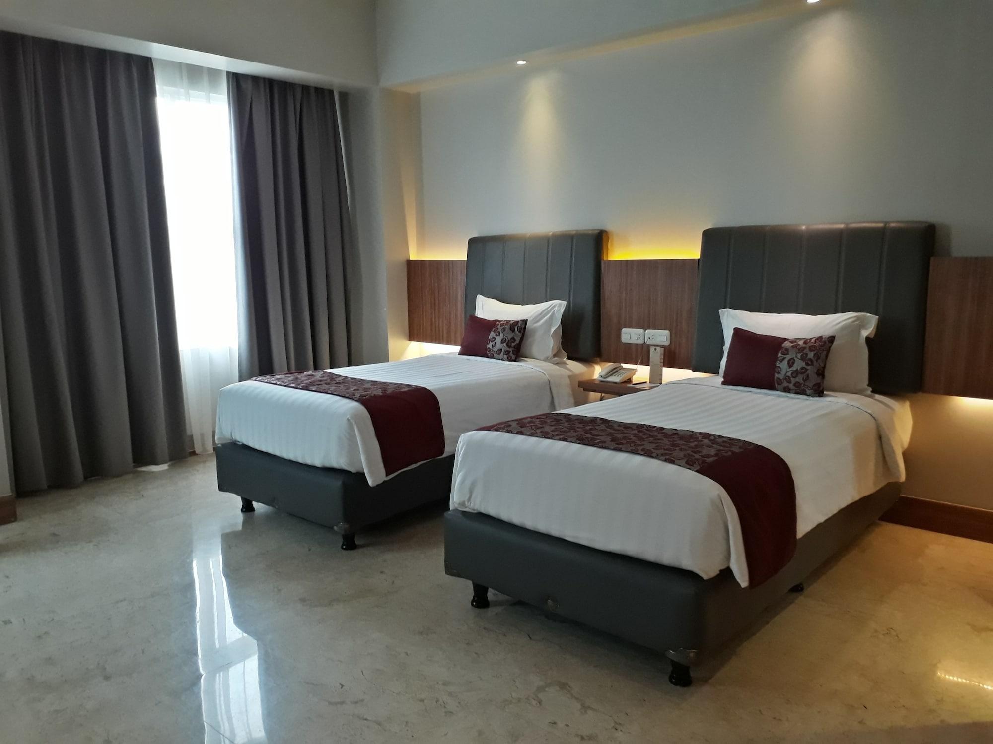 Demelia Hotel Makassar Exterior foto